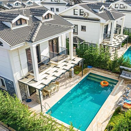 4 Bedroom Holiday Villa In Hisaroenue Oeluedeniz- Gold Rose Фетие Екстериор снимка
