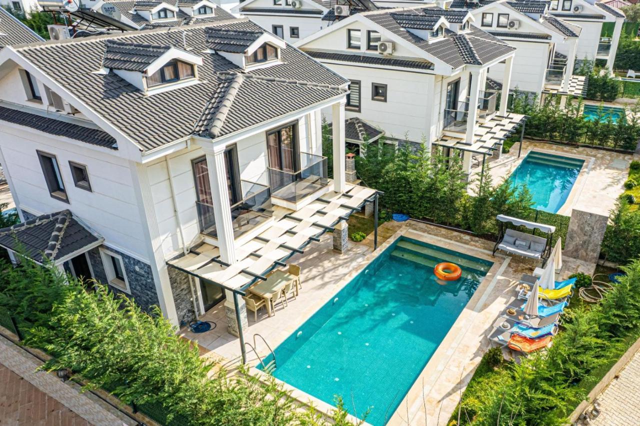 4 Bedroom Holiday Villa In Hisaroenue Oeluedeniz- Gold Rose Фетие Екстериор снимка