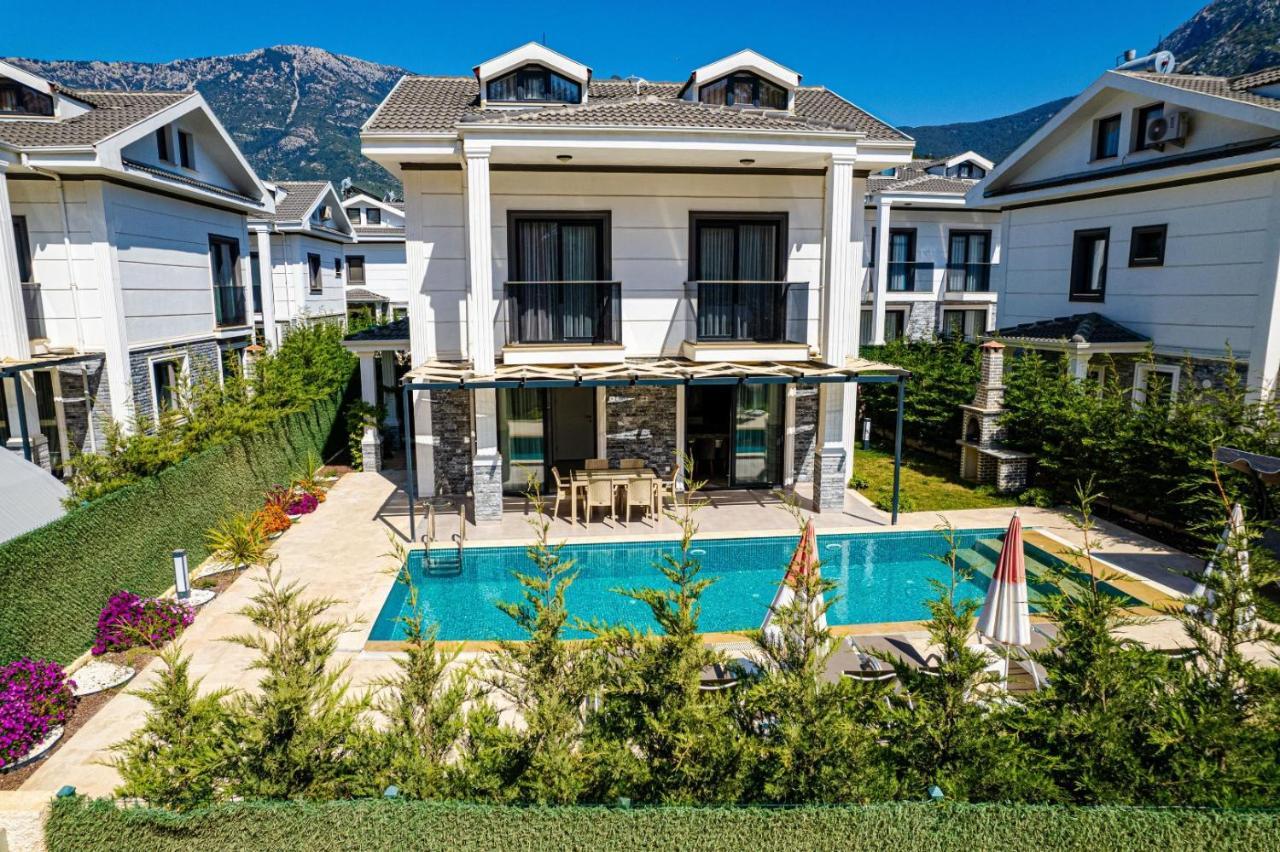 4 Bedroom Holiday Villa In Hisaroenue Oeluedeniz- Gold Rose Фетие Екстериор снимка