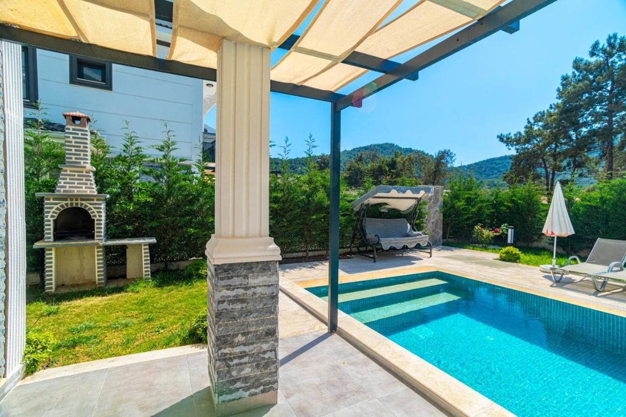 4 Bedroom Holiday Villa In Hisaroenue Oeluedeniz- Gold Rose Фетие Екстериор снимка