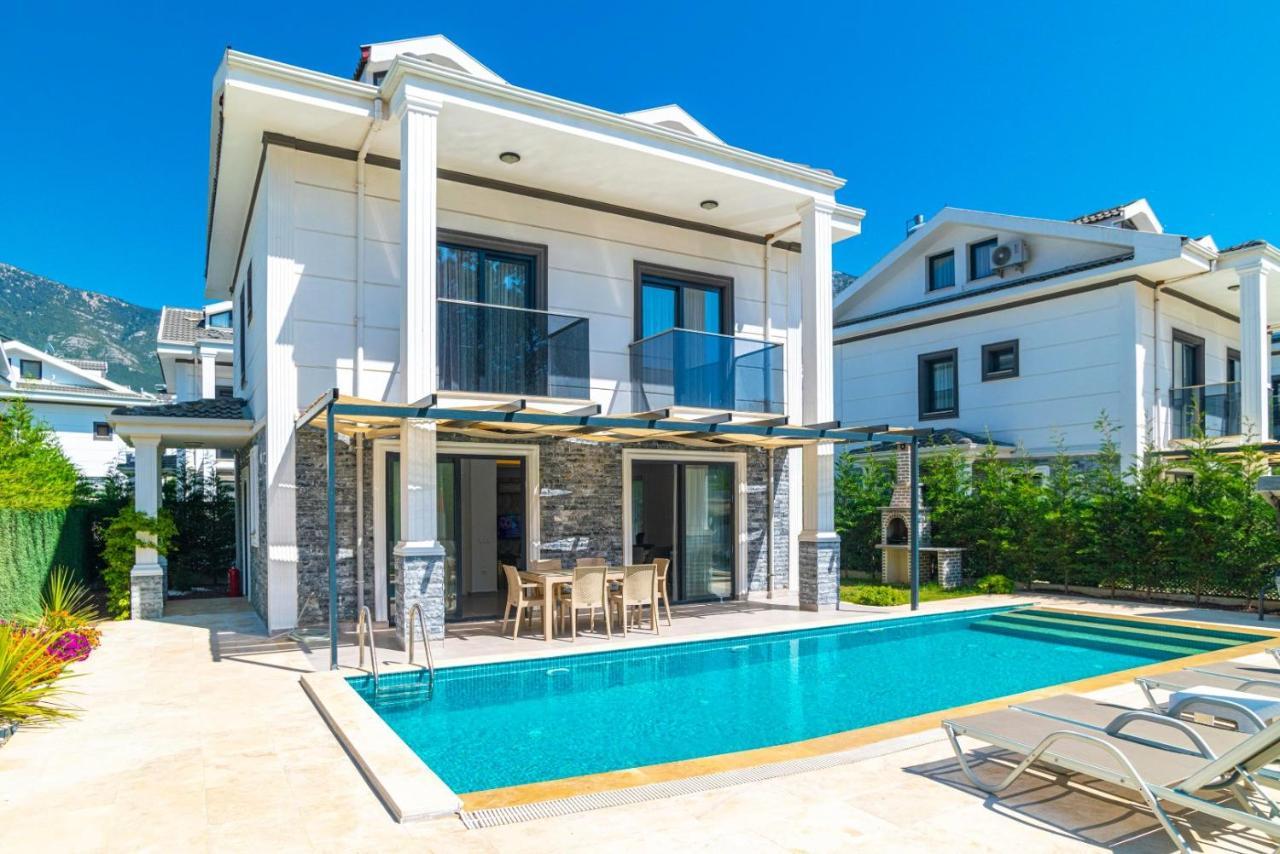 4 Bedroom Holiday Villa In Hisaroenue Oeluedeniz- Gold Rose Фетие Екстериор снимка