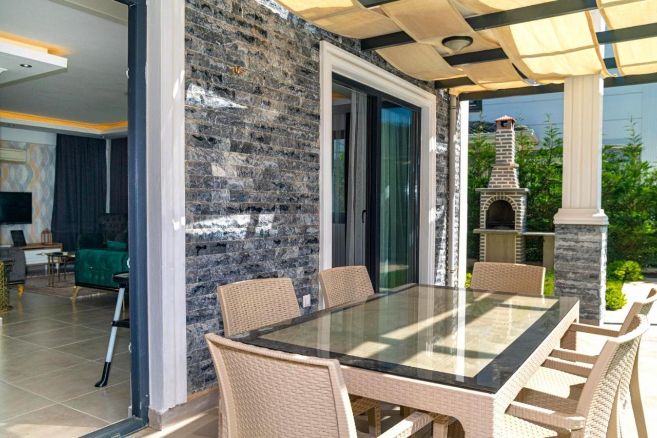 4 Bedroom Holiday Villa In Hisaroenue Oeluedeniz- Gold Rose Фетие Екстериор снимка