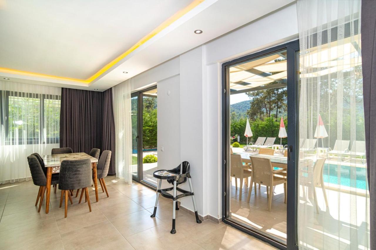 4 Bedroom Holiday Villa In Hisaroenue Oeluedeniz- Gold Rose Фетие Екстериор снимка