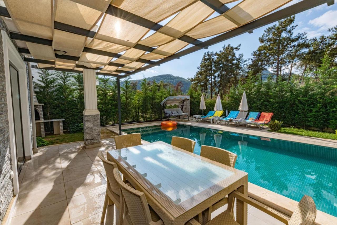 4 Bedroom Holiday Villa In Hisaroenue Oeluedeniz- Gold Rose Фетие Екстериор снимка