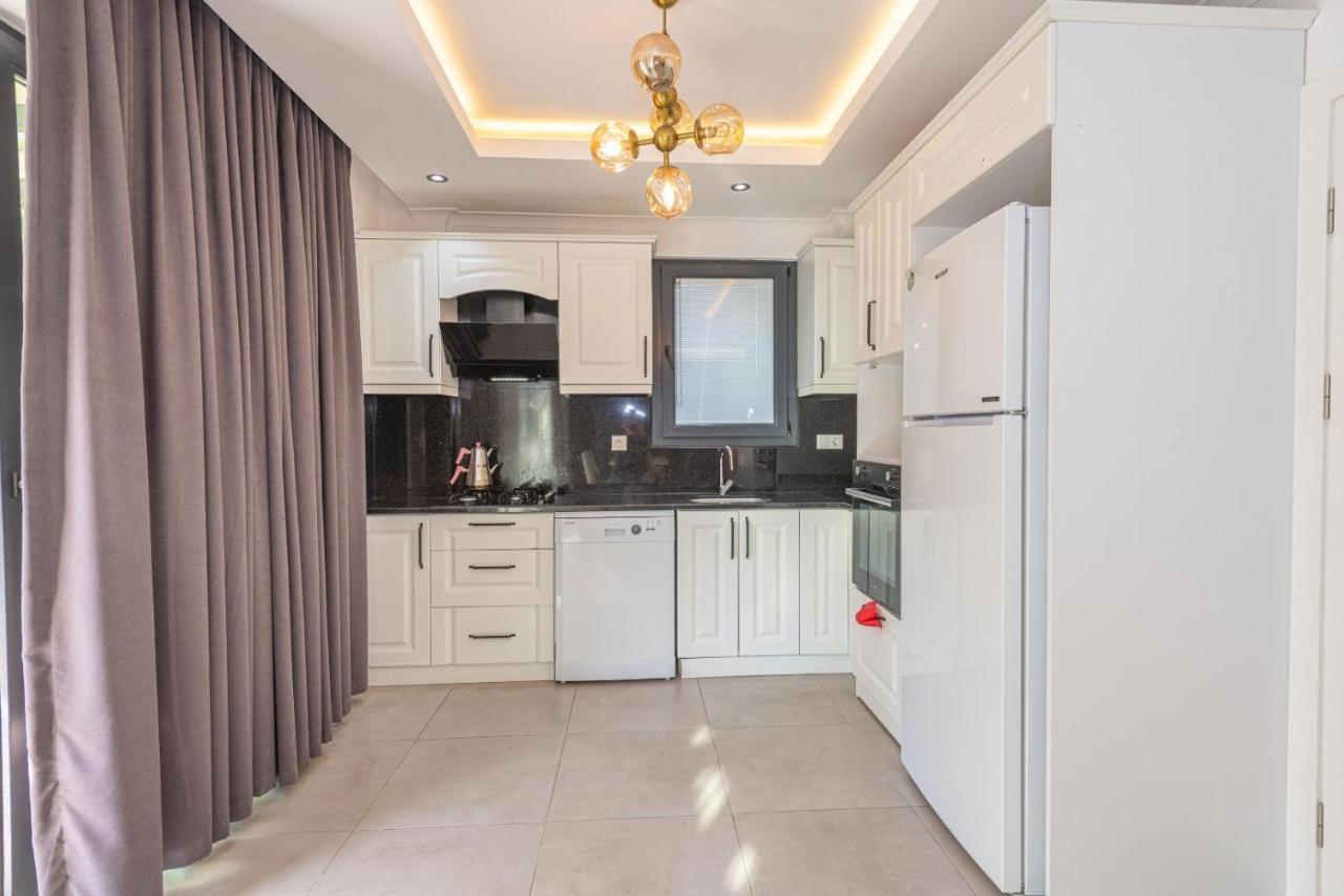 4 Bedroom Holiday Villa In Hisaroenue Oeluedeniz- Gold Rose Фетие Екстериор снимка