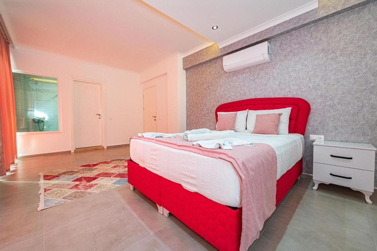 4 Bedroom Holiday Villa In Hisaroenue Oeluedeniz- Gold Rose Фетие Екстериор снимка