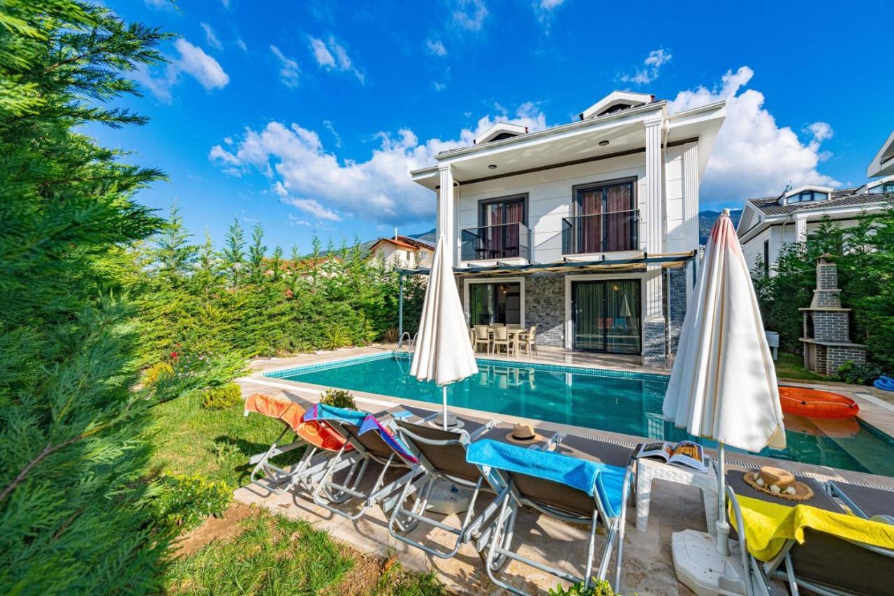 4 Bedroom Holiday Villa In Hisaroenue Oeluedeniz- Gold Rose Фетие Екстериор снимка