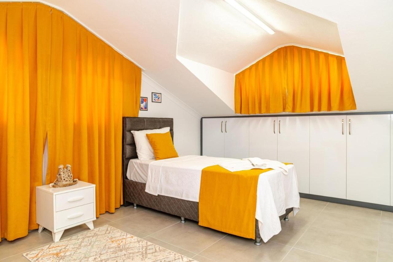 4 Bedroom Holiday Villa In Hisaroenue Oeluedeniz- Gold Rose Фетие Екстериор снимка