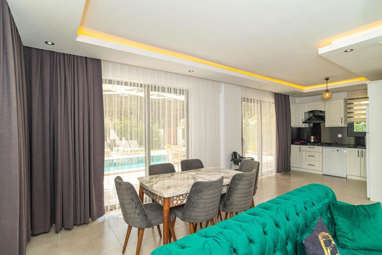 4 Bedroom Holiday Villa In Hisaroenue Oeluedeniz- Gold Rose Фетие Екстериор снимка