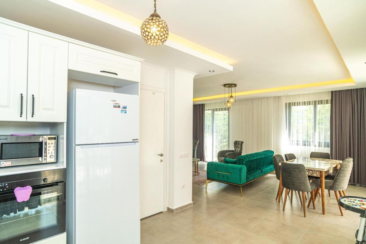4 Bedroom Holiday Villa In Hisaroenue Oeluedeniz- Gold Rose Фетие Екстериор снимка