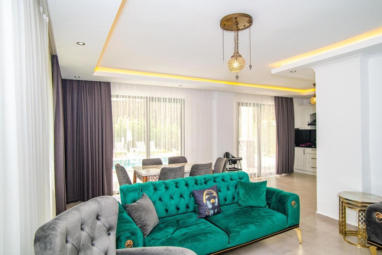 4 Bedroom Holiday Villa In Hisaroenue Oeluedeniz- Gold Rose Фетие Екстериор снимка